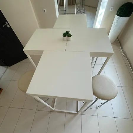 Kouzmanovs_guesthouse Apartment *